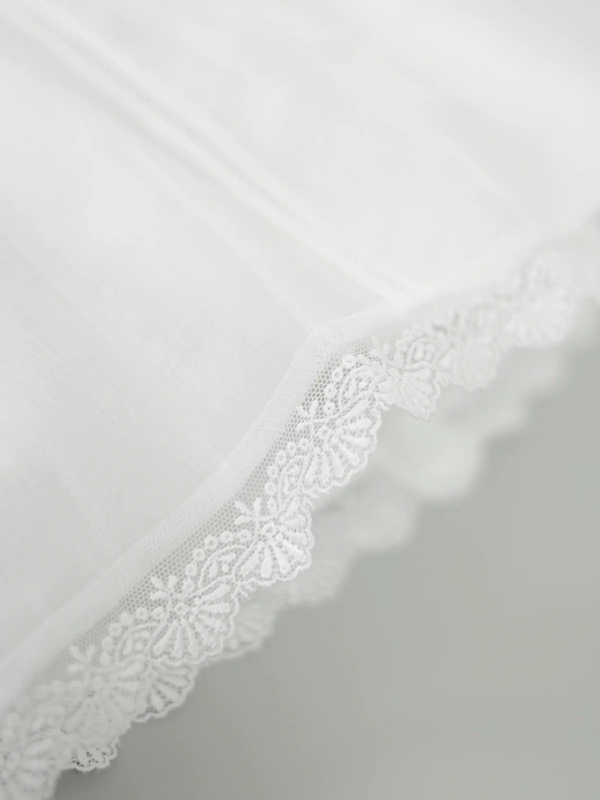 Luxe blanco 2-piece Spain Handmadesmocked Baby Dress