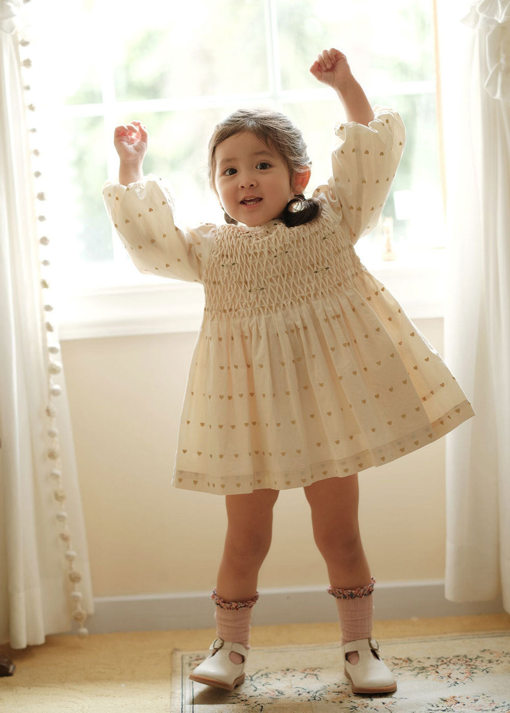 Timeless Elegance with Lantern Sleeves Smocked Dress for Little Girls