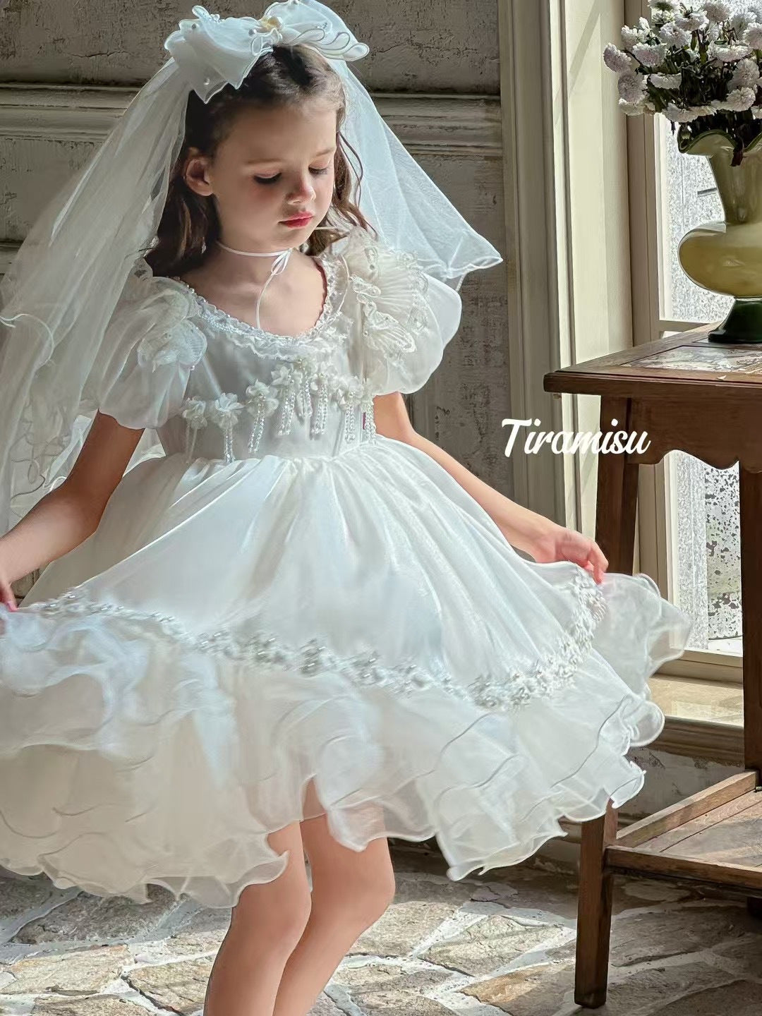 Tiramisu Bridal Dress with Tulle Skirt and Veil for Girls