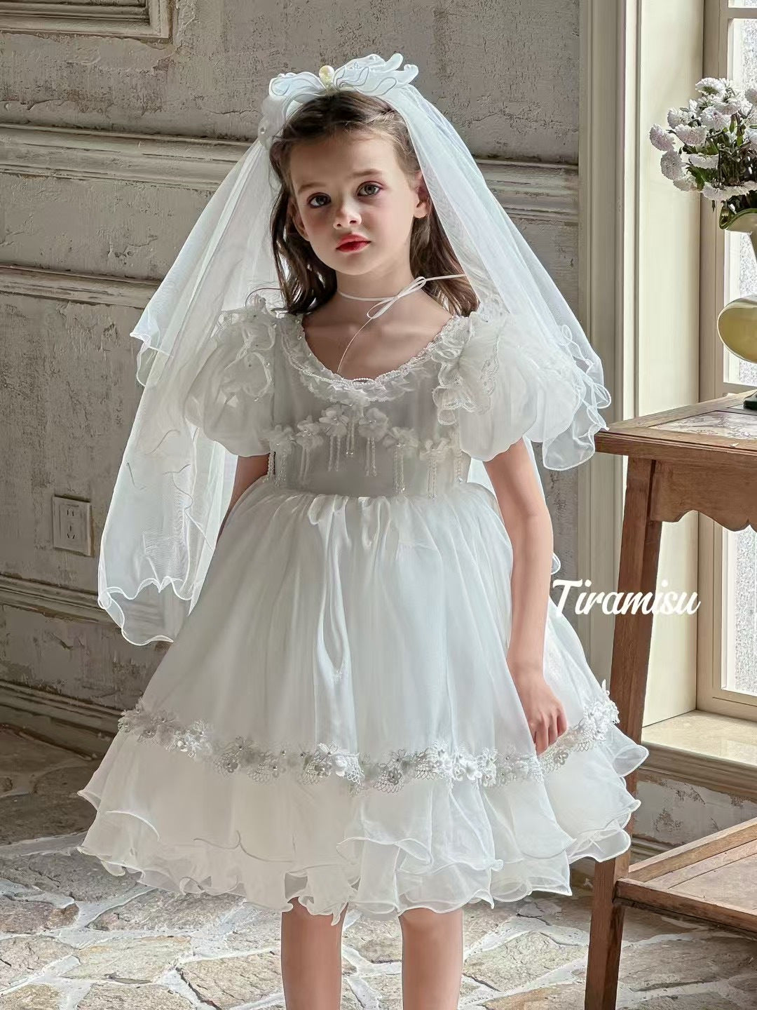 Tiramisu Bridal Dress with Tulle Skirt and Veil for Girls