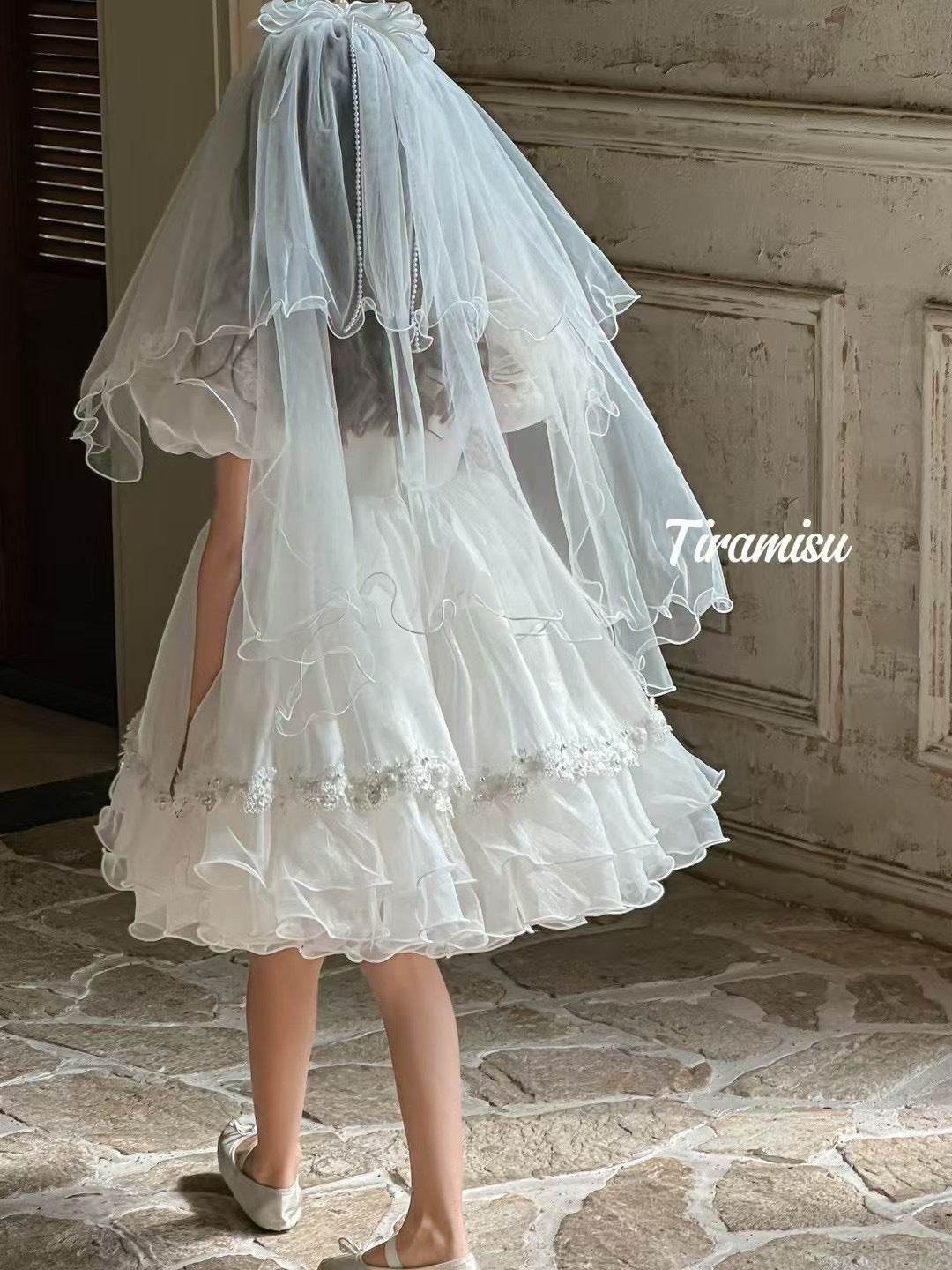 Tiramisu Bridal Dress with Tulle Skirt and Veil for Girls