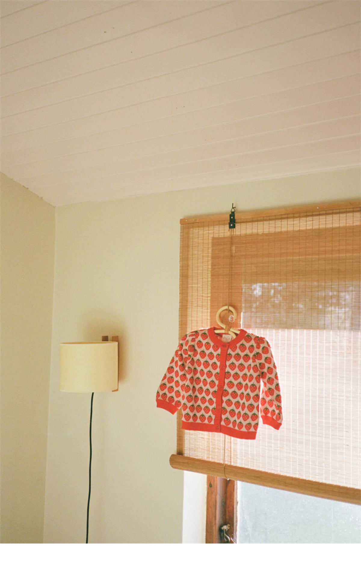 Floess  Strawberry  Knit Cardigan