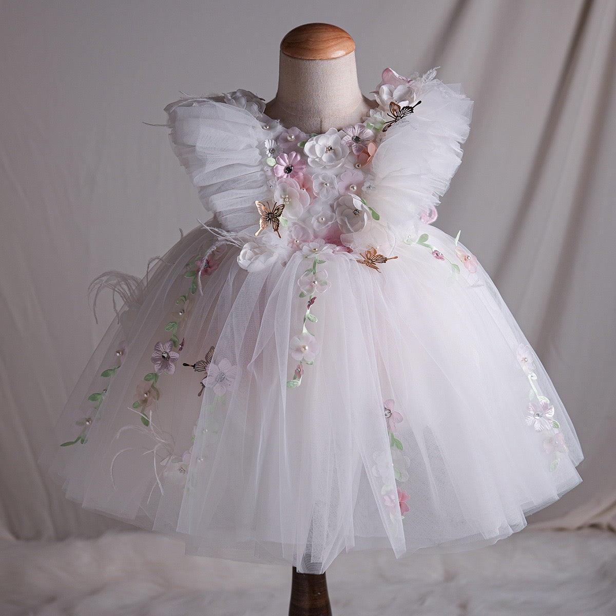 White Flower Girl Dress with 3D Butterfly 100cm--(2-3Yrs) / White White Flower Girl Dress with 3D Butterfly 100cm--(2-3Yrs) / White